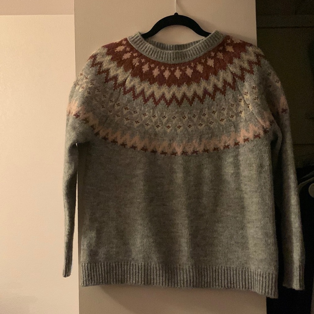 Wool sweater. size medium. New with tags
